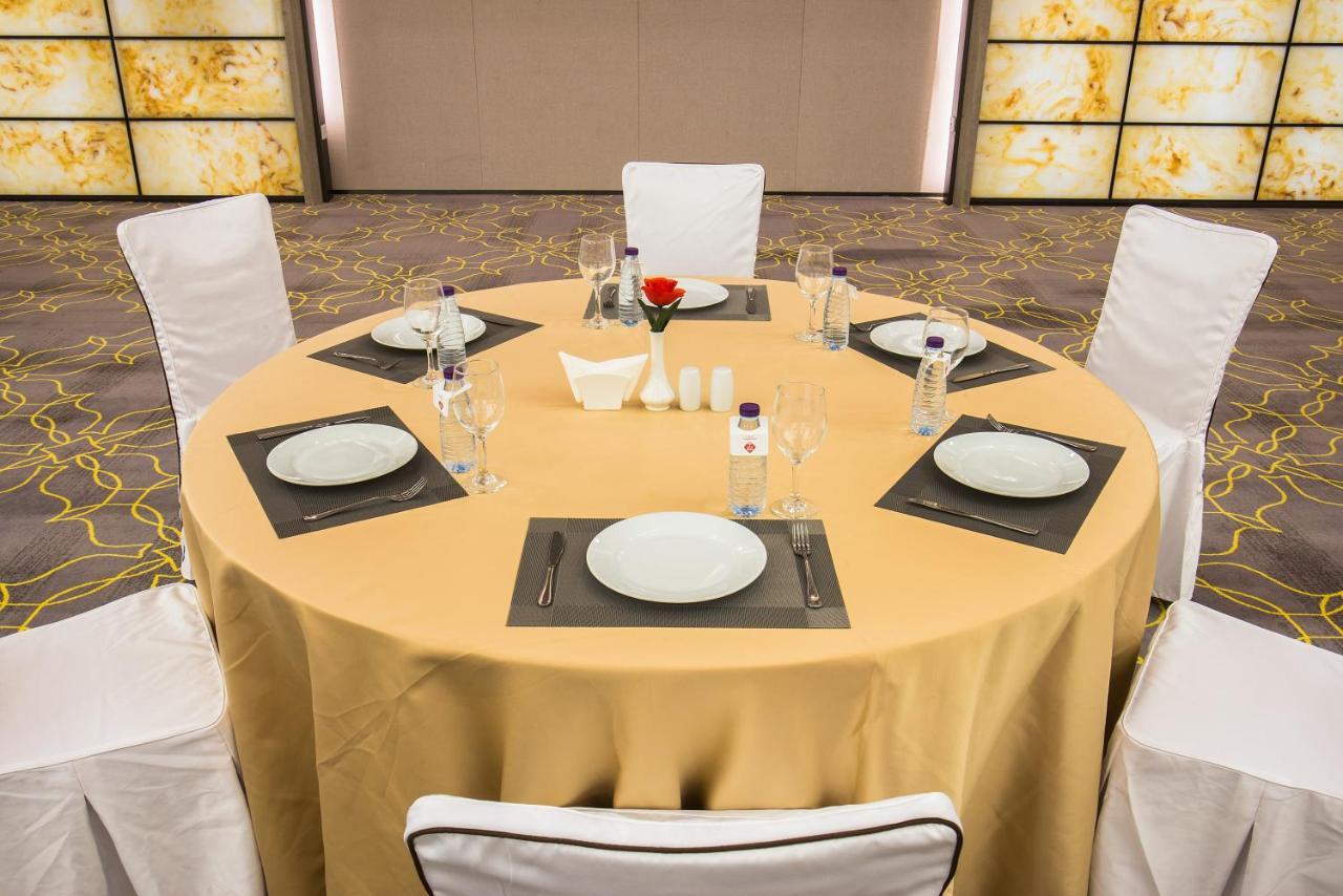 Aber Al Munsiyah Hotel Riaad Buitenkant foto